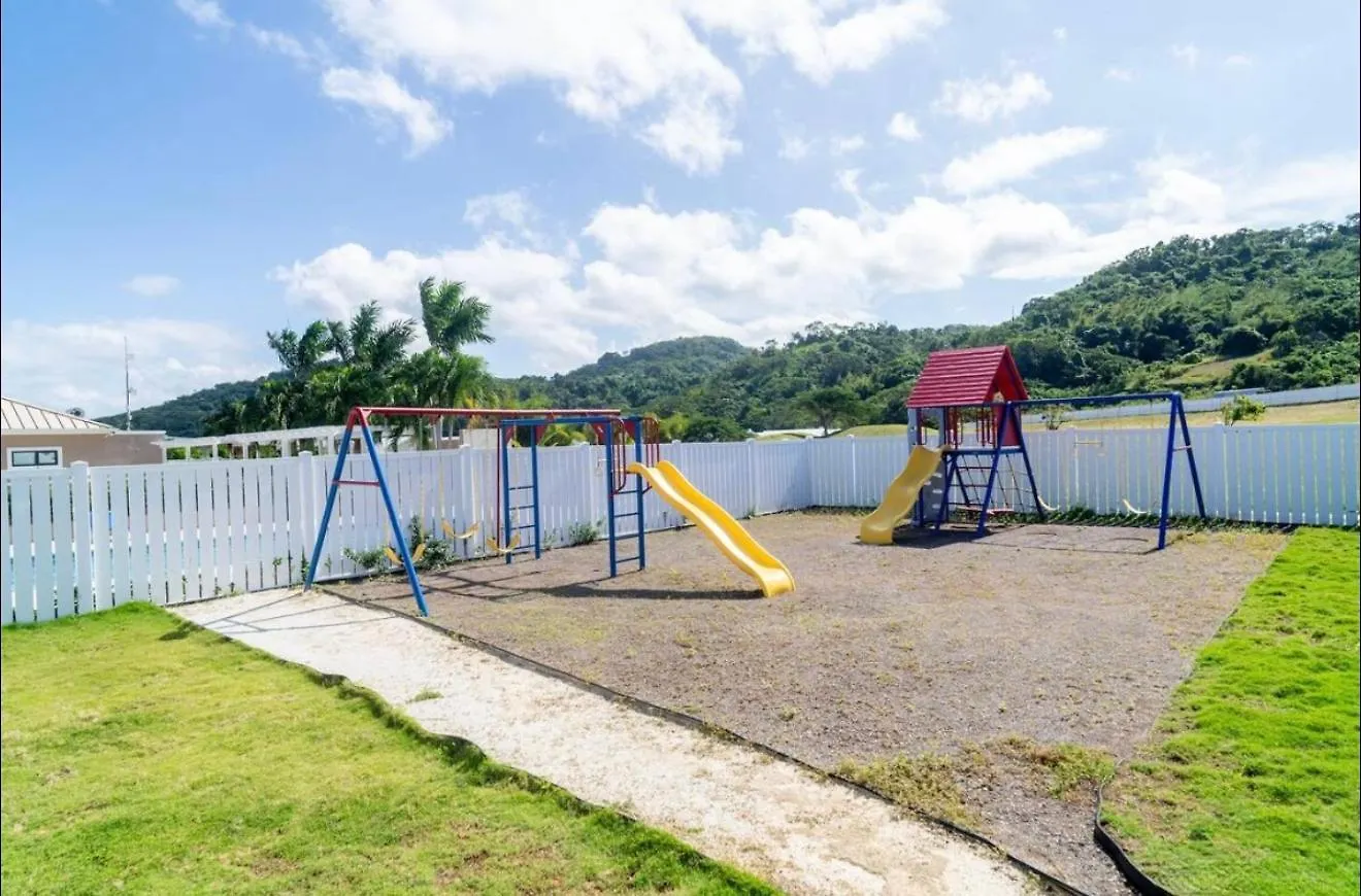 Sunny-Shore Hideaway Lucea Casa vacanze